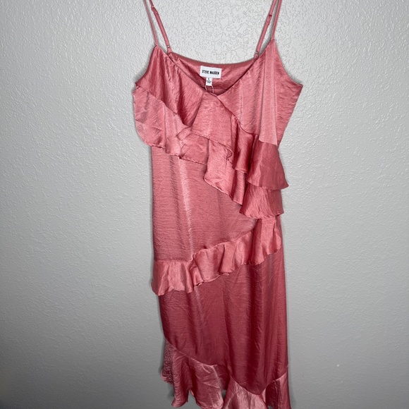 NWT Women Steve Madden  Ruffle Satin Midi Dress in rose mauve size Large -cp - Picture 4 of 9